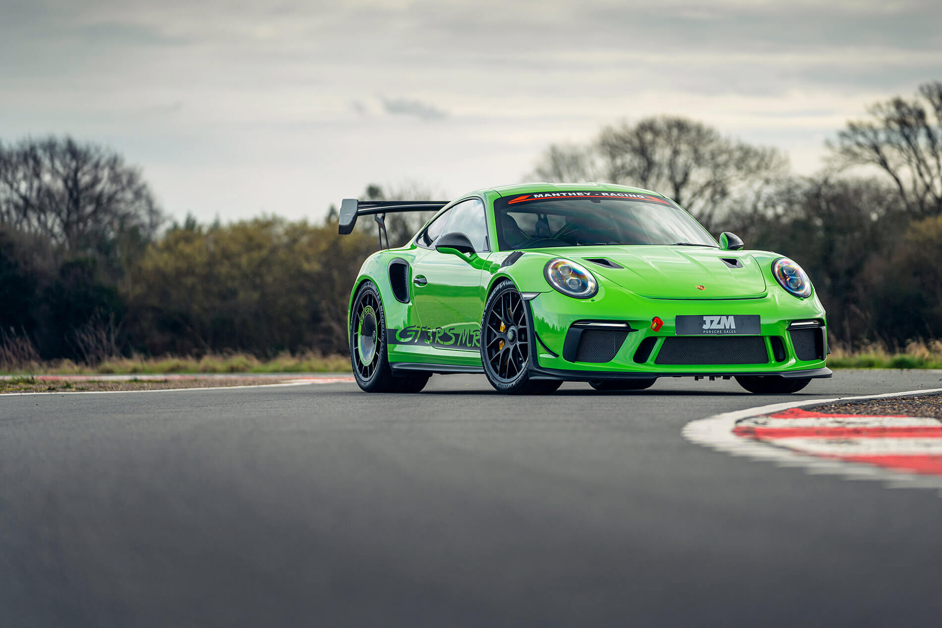 Porsche 911 GT3 RS on the track